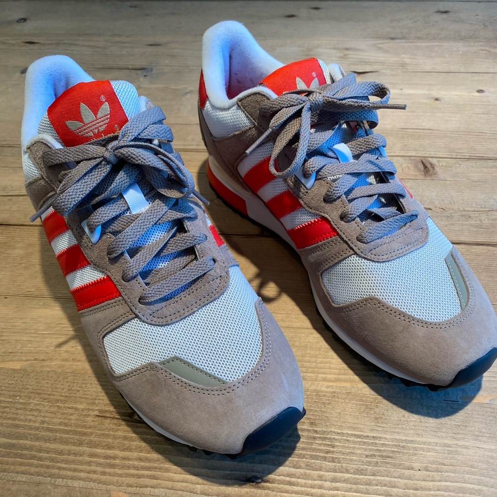 Adidas ZX 700 Classic, vintage athletic shoe SZ10